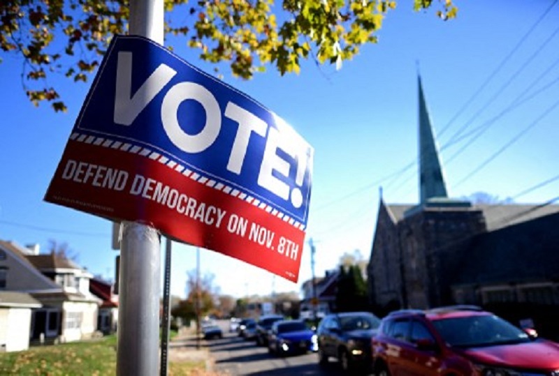 Pemilu paruh waktu di Amerika Serikat (AS) menyisakan Senat yang belum menunjukkan pemenang. Foto: AFP