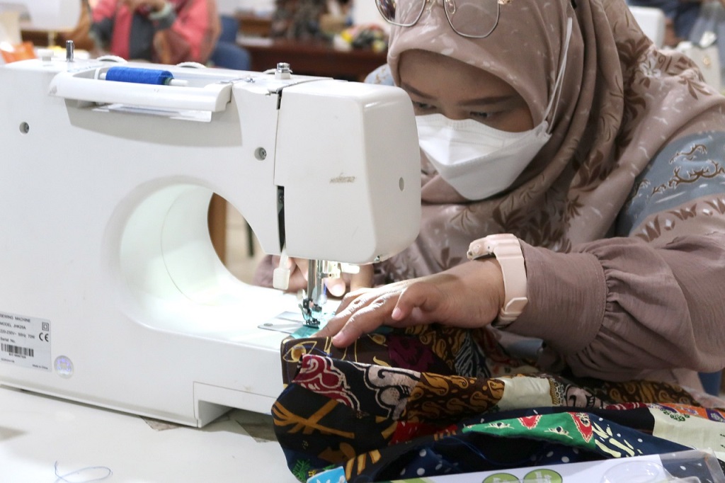 J Trust Bank Tingkatkan Kapasitas Ekonomi Keluarga. Foto: dok J Trust Bank.