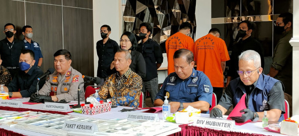 Begini Modus Warga Iran Selundupkan Paket Sabu dalam Keramik ke Indonesia