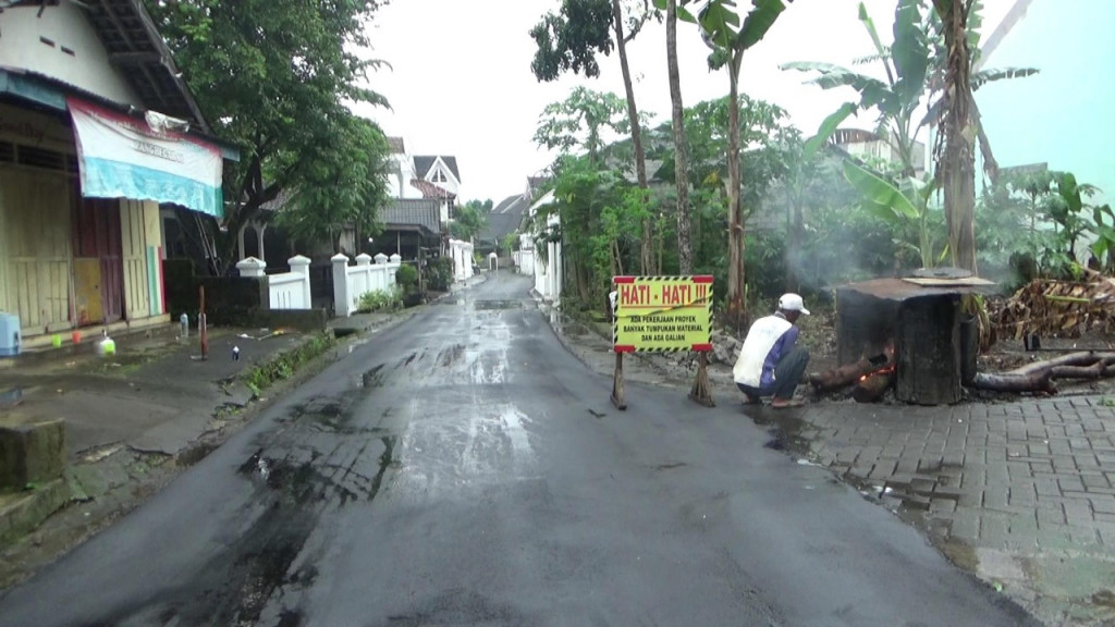 Akses Jalan Menuju Kediaman Calon Menantu Jokowi Diaspal, Biaya dari APBD