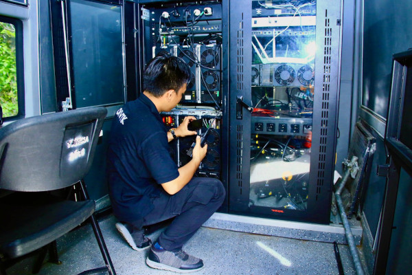 Canggih! Polri Siagakan <i>Repeater Mobile</i> di Titik <i>Blank Spot</i> Saat G20