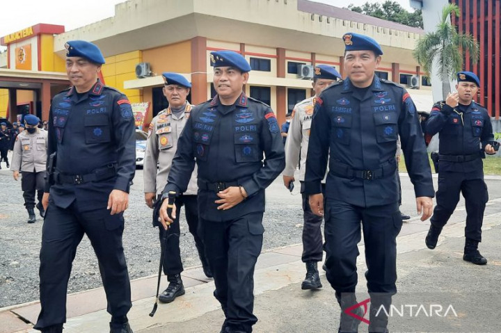 G20, Brimob Pertebal Pengamanan di Bandara Internasional Syamsudin Noor