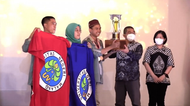 Selamat! UM Juara Umum Kompetisi Jembatan Indonesia ke-17