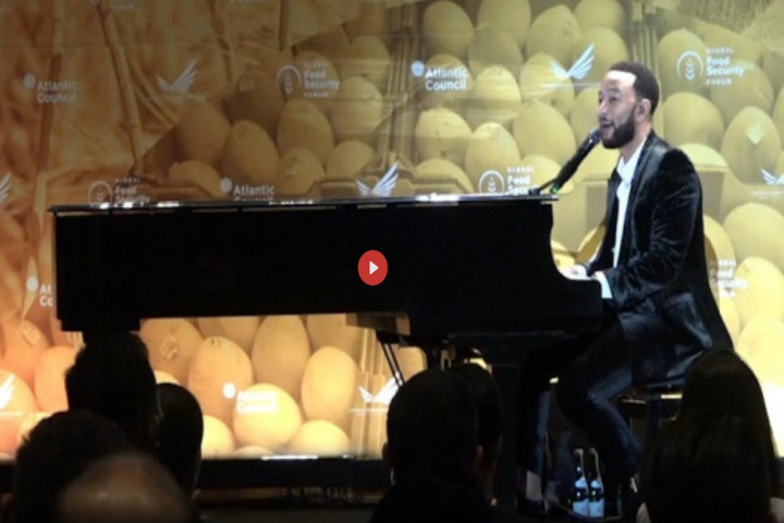 Manggung di Depan Jokowi, John Legend Bicara soal Krisis Pangan dan Kelaparan