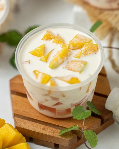 Intip resep creamy mango dari Isneina Fitriasari yang pastinya disukai sekeluarga. (Foto: Dok. Instagram Isneina Fitriasari/@sarongsarie)