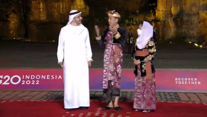 Kenakan Pakaian Adat Bali, Presiden Jokowi Jamu Kepala Negara G20 di GWK