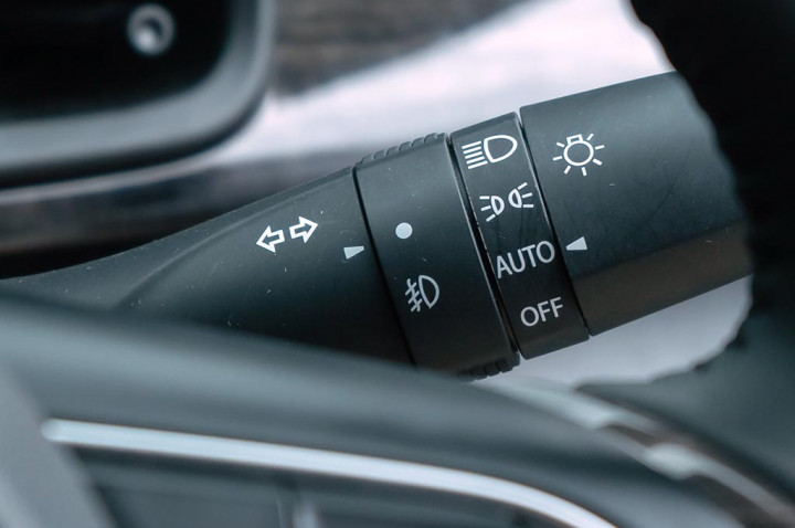 Fitur Ini Cocok Banget Buat yang Suka Lupa Matiin Lampu Mobil