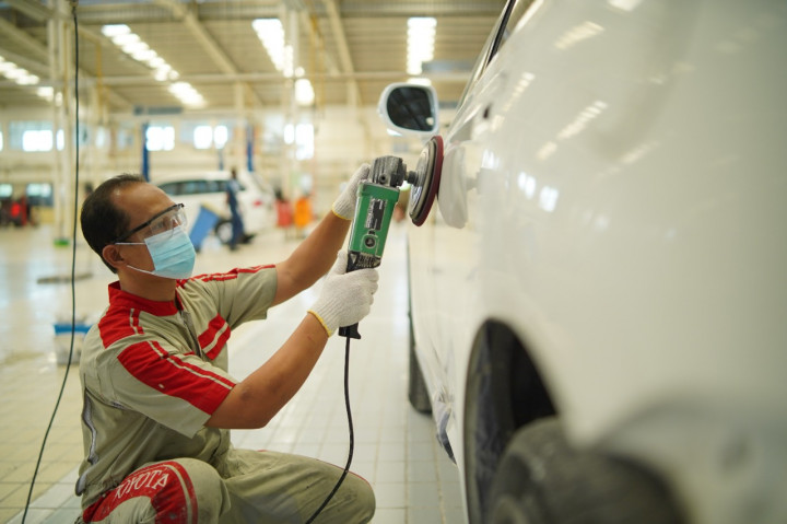 Sedang Di Musim Hujan, Cegah Jamur & Karat di Mobil