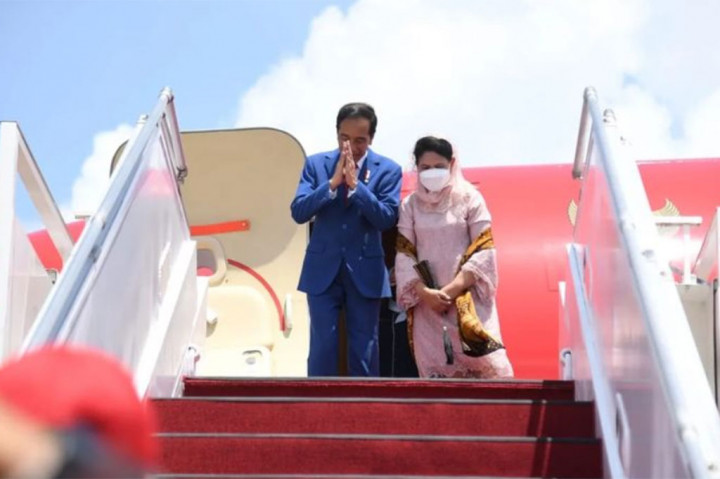 Foto: Hadiri KTT APEC, Jokowi Bertolak ke Thailand