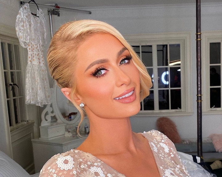 Ibunda Sedih Lihat Perjuangan Paris Hilton Mencoba Hamil
