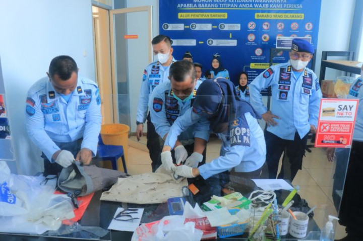 Demi Pacar, Seorang Wanita Selundupkan Sabu Lewat Kolor di Lapas Pemuda Madiun