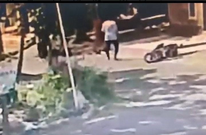 Pulang Mengajar, Guru di Jombang Tewas Tertimpa Pohon Tumbang