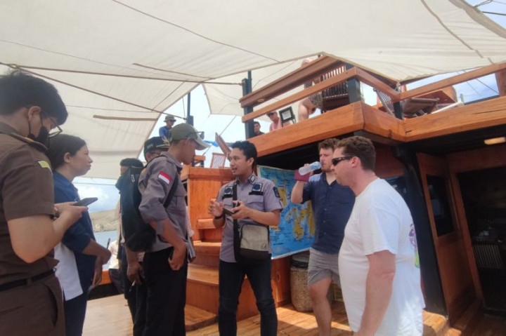 Imigrasi Labuan Bajo Gelar Operasi Gabungan Pengawasan Orang Asing