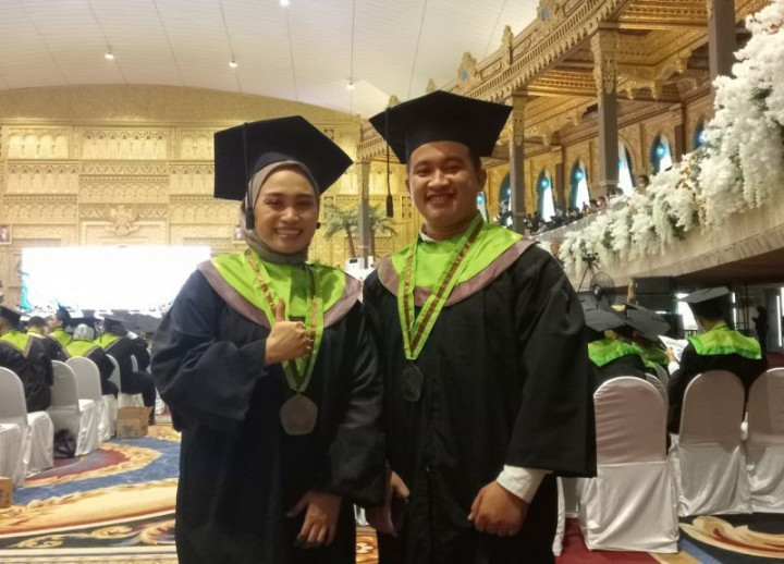 Bermula dari Cinlok, Sejoli Mahasiswa Unesa Ini Wisuda Bareng