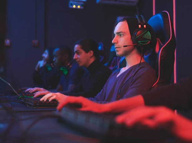 Mengedukasi Pentingnya Latihan Fisik untuk Pencinta eSports