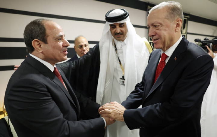 Bersitegang Sejak 2013, Erdogan dan Sisi Akhirnya Bertemu di Qatar