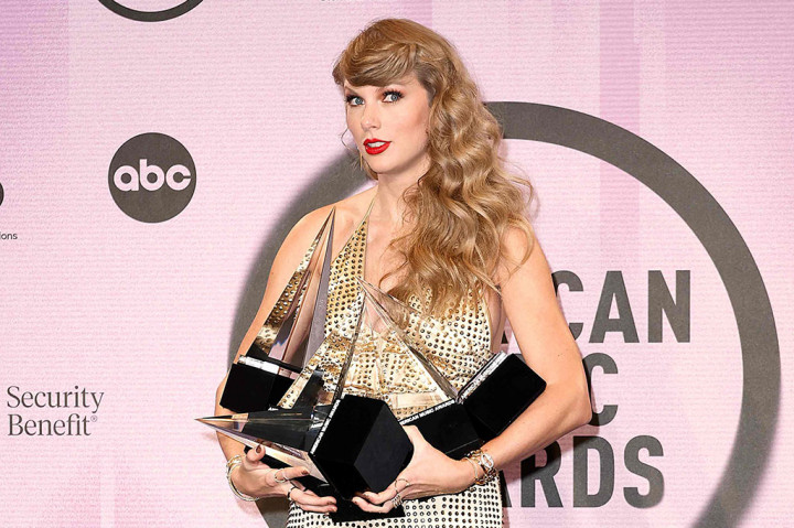 Wow! Taylor Swift Borong Enam Penghargaan AMA 2022