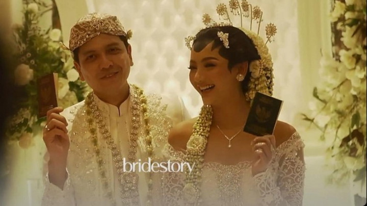 Cerita Sedih di Balik Pernikahan Rendi Jhon dan Glenca Chysara