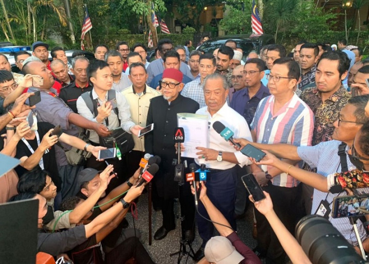 Muhyiddin Tolak Permintaan Raja Bentuk Pemerintahan dengan Anwar