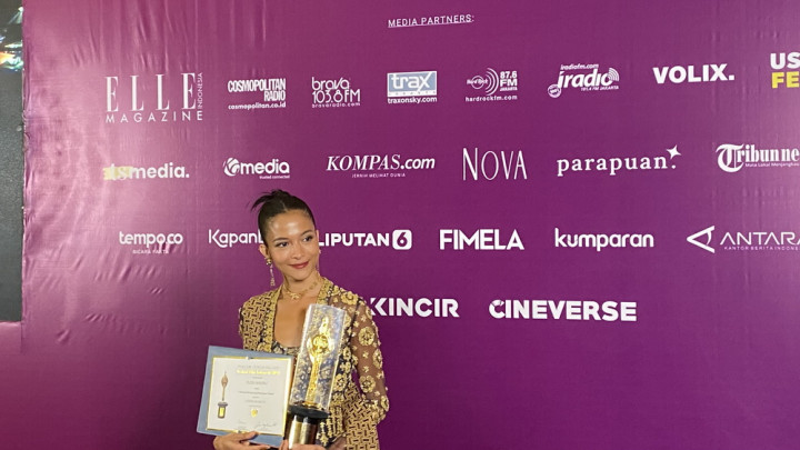 Selamat! Putri Marino Kembali Membawa Pulang Piala Citra