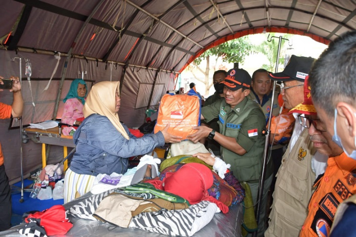 Handling the Cianjur Earthquake Focuses on Searching for Victims