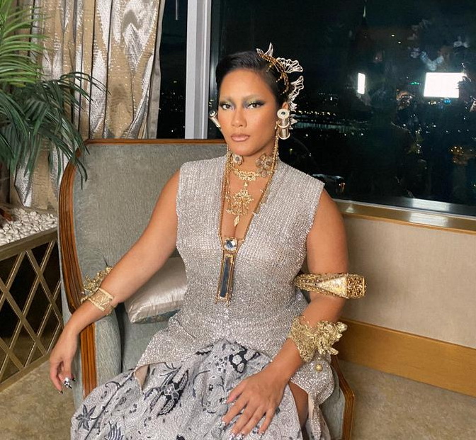 Busana Unik Tara Basro di FFI 2022 Gabungkan Aneka Budaya Nusantara