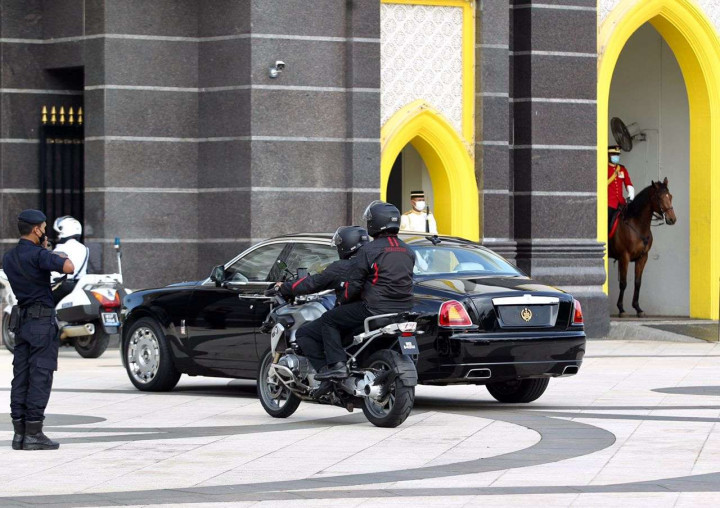 Raja Lakukan Pertemuan dengan Para Penguasa, Rakyat Malaysia Menanti Cemas