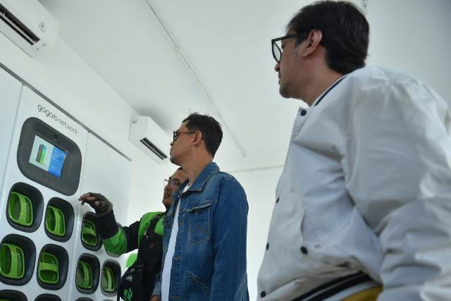 Serunya Andre Taulany dan Surya Insomnia Jajal Electrum yang Jadi Highlight Transportasi di KTT G20