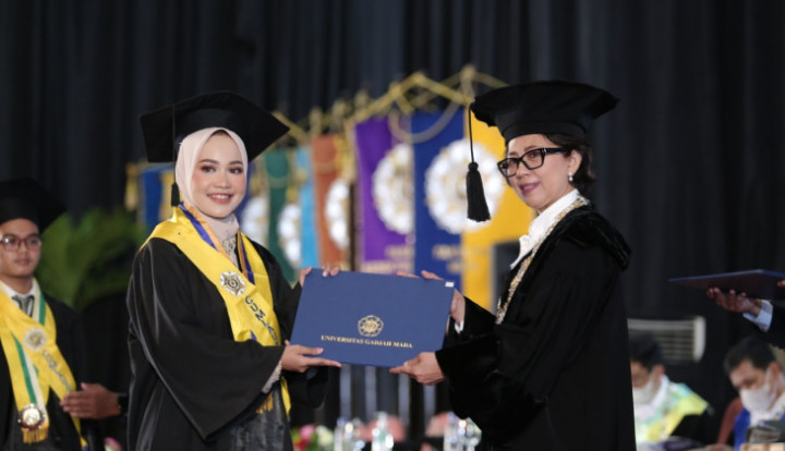 Wisuda UGM, Ada Mahasiswi Lulus Sarjana Tercepat Hanya 3 Tahun