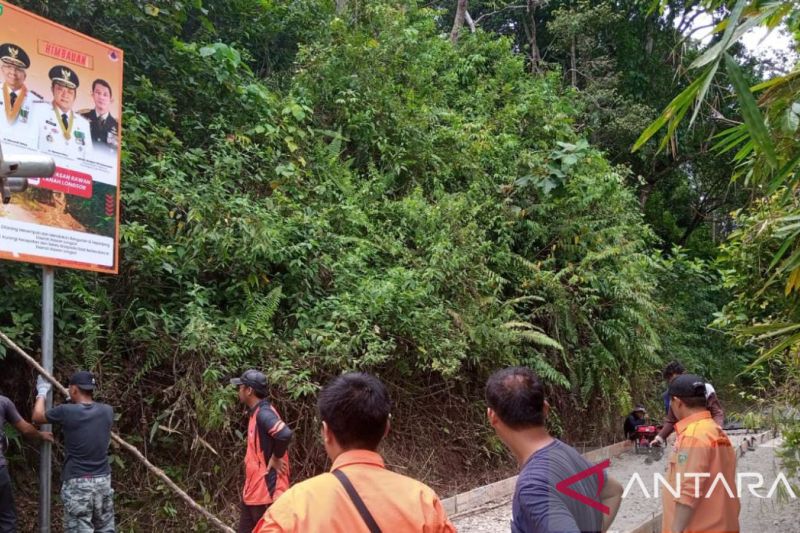 BPBD OKU Pasang Rambu Peringatan Dini di Daerah Rawan Bencana