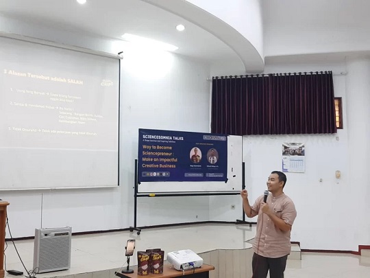 Mau Mulai Usaha? Intip Dulu Alasan dan Tips Berwirausaha dari Alumnus Unair