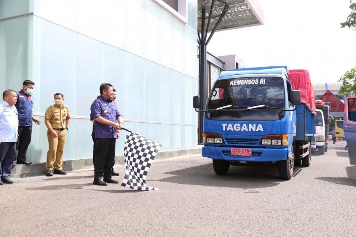 Herman Deru Lepas Keberangkatan Bantuan Sembako dan Relawan untuk  Korban Gempa Cianjur
