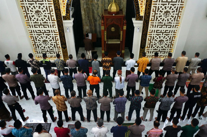 Polresta Sidoarjo Gelar Salat Gaib untuk Korban Gempa Cianjur