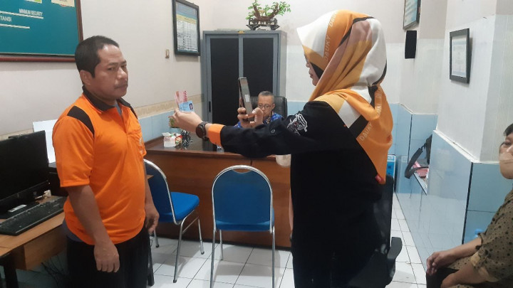 BSU di Ponorogo Tersalurkan 99,84%, Petugas Pos Antarkan BSU hingga ke Rutan