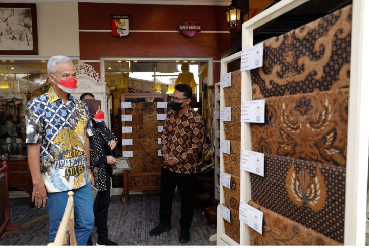 Ganjar Dorong Pemerintah Pusat Bergabung Ikut Daftarkan Kebaya ke UNESCO