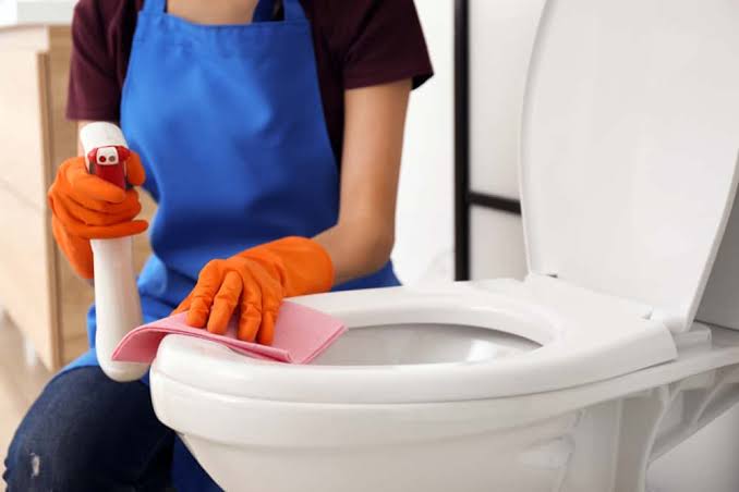 3 Bahan Alami untuk Membersihkan Noda Kuning di Toilet