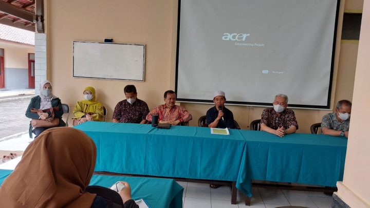 Asah Kemampuan Tangani Masalah Sosial, Mahasiswa Prodi Peksos Poltekesos Kuliah Lapangan di Garut