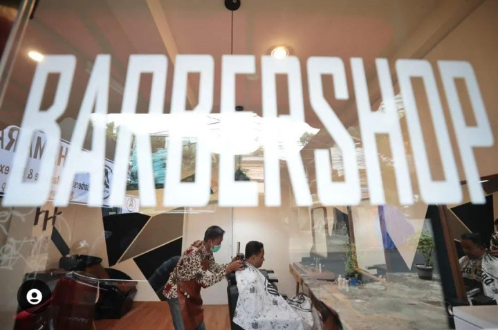 Tukang Cukur Langganan Anies Baswedan Gratiskan Pangkas Rambut untuk Guru, Yuk Meluncur!