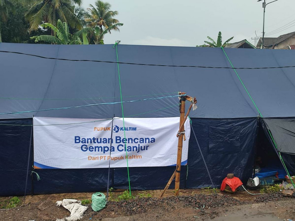 Bantuan Pupuk Kaltim untuk korban bencana gempa Cianjur. Foto: dok Pupuk Kaltim.