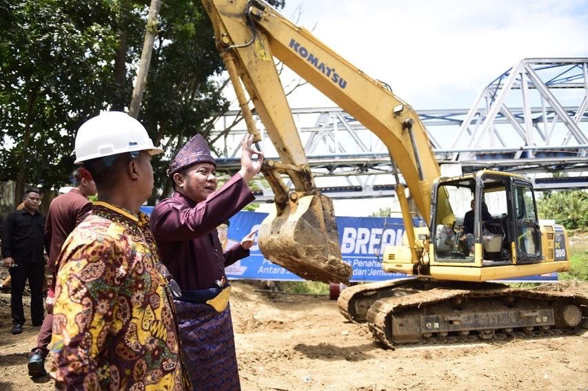 Pembangunan Turap Jembatan Enim Dimulai, Herman Deru Apresiasi Sinergi Pemkab Muara Enim dan PT Bukit Asam