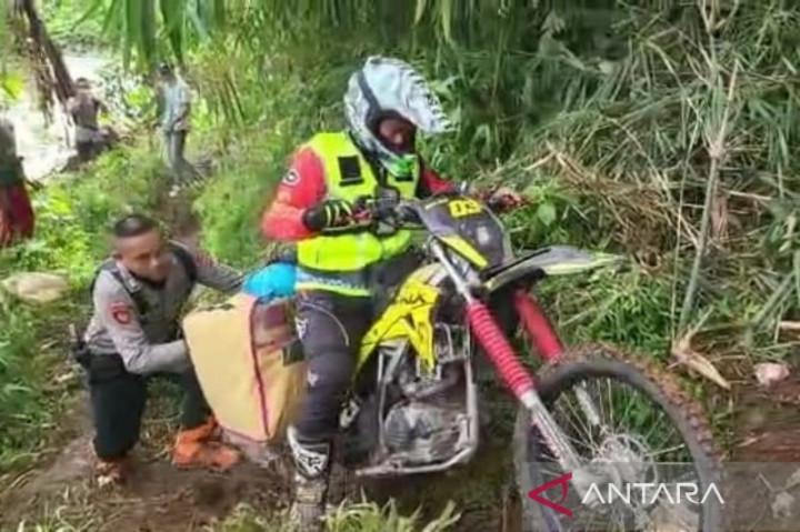 Anggota Bermotor Polres Cianjur Dikerahkan Kirim Bantuan bagi Korban Gempa