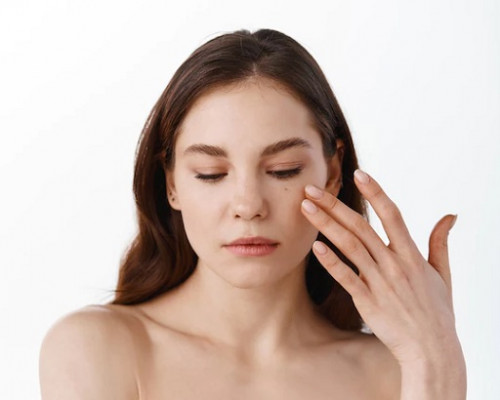 Rutinitas perawatan kulit sangat penting untuk menjaga kulit tetap bersih dan kenyal. (Foto: Ilustrasi. Dok. Freepik.com)