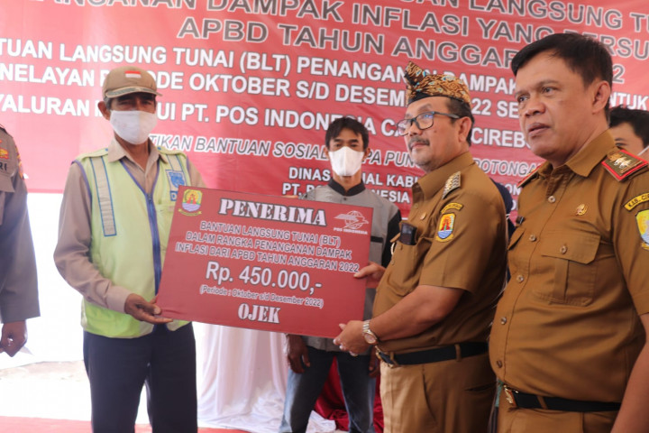 Ribuan Nelayan Hingga Tukang Ojek di Cirebon Dapat BLT