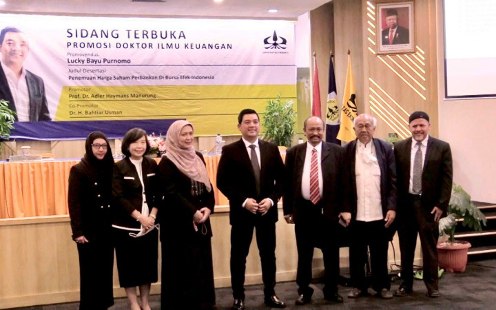 Teliti Penemuan Harga Saham Perbankan, Lucky Bayu Purnomo Lulus Program Doktor