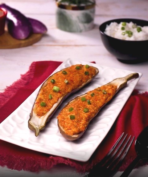 Resep terong dengan isian tahu balado ini pasti sukses habisin nasi hangat kamu. Kuy, dicoba! (Foto: Dok. Endeus TV)