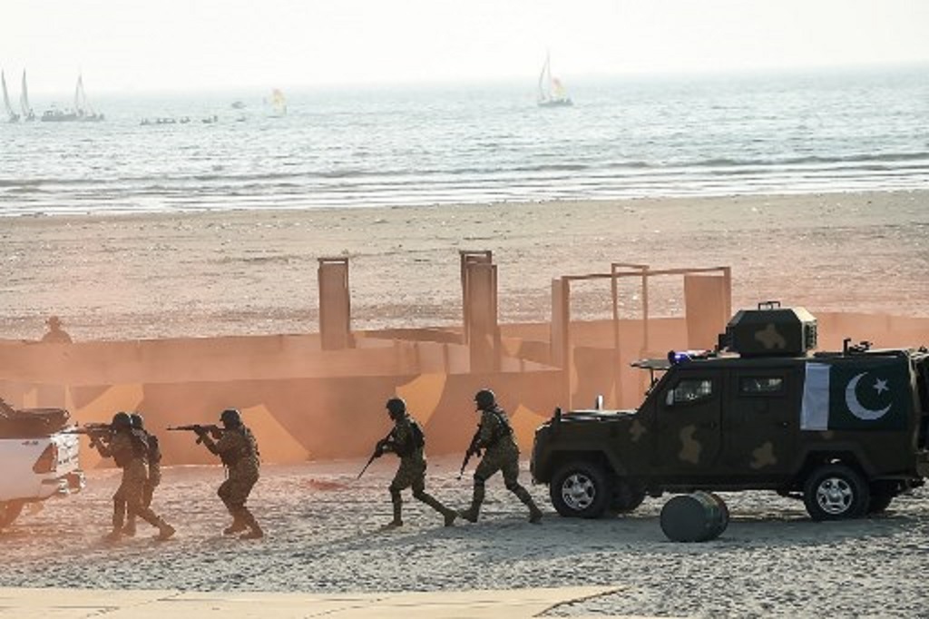 Prajurit Pakistan mengikuti sesi latihan di Karachi. (Rizwan TABASSUM / AFP)