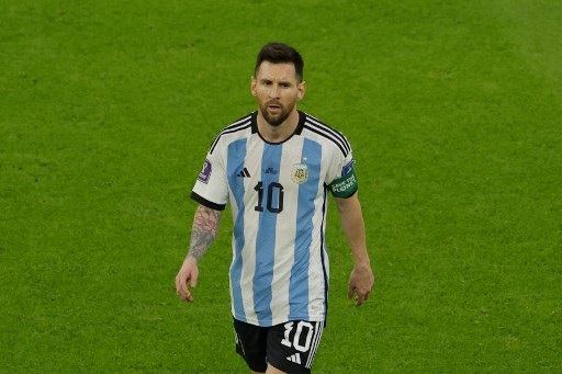 Ramai-ramai Bela Messi yang Diancam Petinju Dunia karena Injak Jersey Meksiko