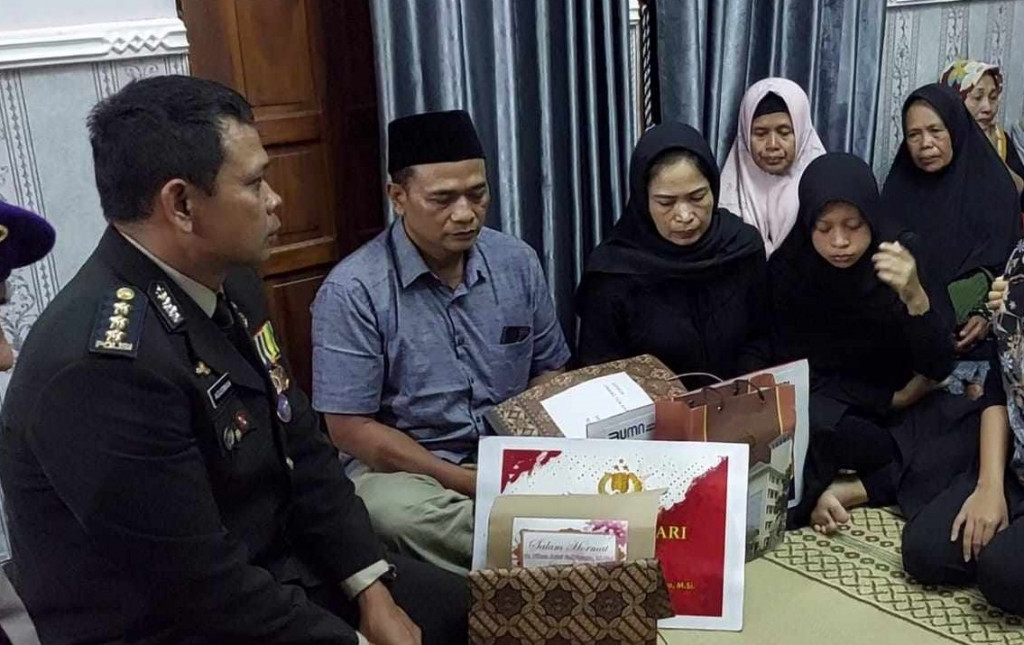 Jenazah Bripda Khoirul Anam Korban Helikopter Jatuh Dimakamkan di Magetan