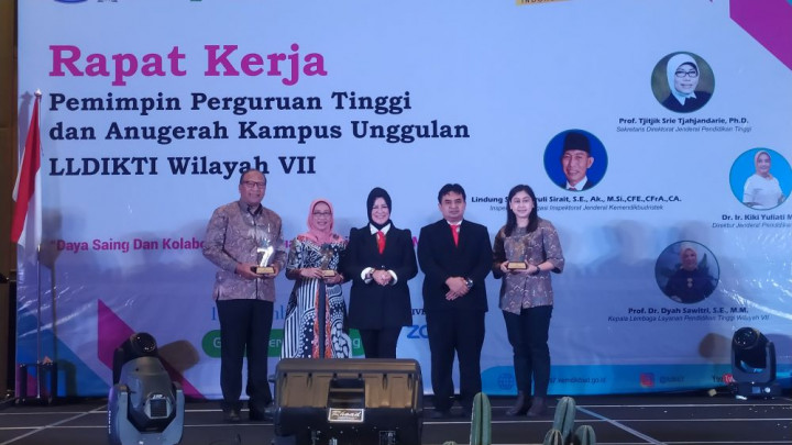 5 Tahun Jadi Mitra Beasiswa OSC, 3 Kampus di Jatim Diganjar Penghargaan LLDikti