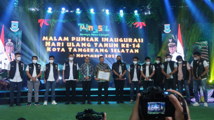 Selamat! Benyamin Davnie Raih Satyalencana pada Puncak Perayaan HUT ke-14 Tangsel